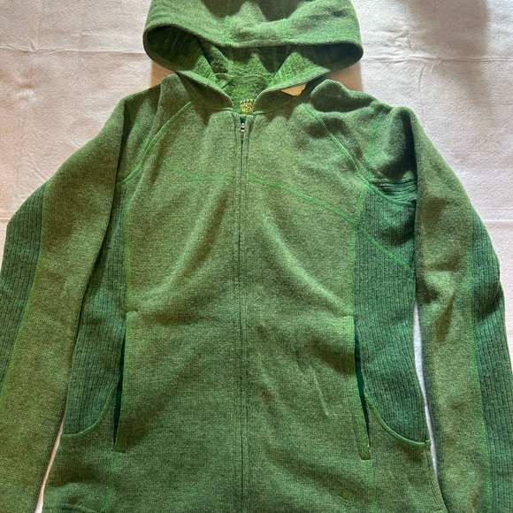 Mountain Hardwear Jackets & Blazers - Mountain Hardwear Green Women's Sweater 4024